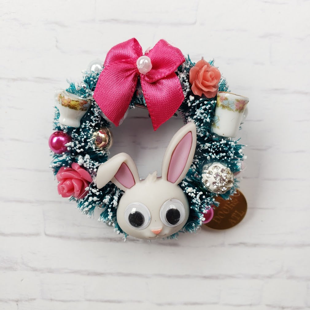 Tiny Wreath - Alice the White Rabbit